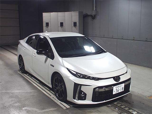 5945 Toyota Prius phv ZVW52 2018 г. (JU Gifu)